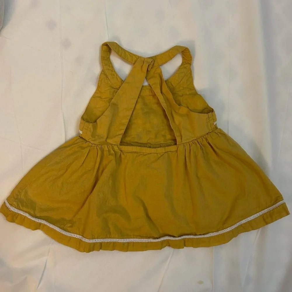 Bundle of 2 Baby Girl Items Size 6-9 Months